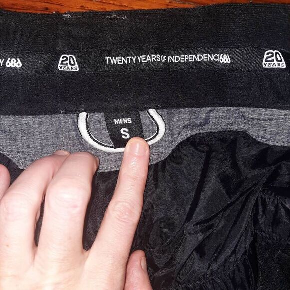 686 Mens Cargo Snowboard Pants Size Small - Picture 5 of 6